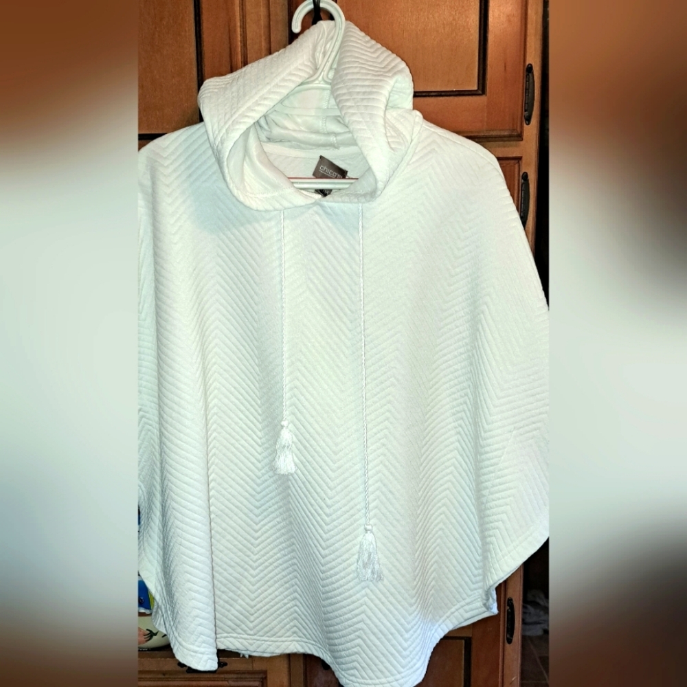 Ladies Chico's Poncho Quilted Cape Christmas Small Oversized Holidays White